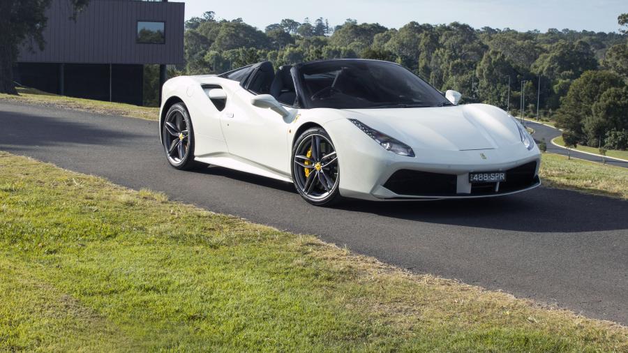  Ferrari 488 Spider 2016 года  (AU) (фото 19 из 23)